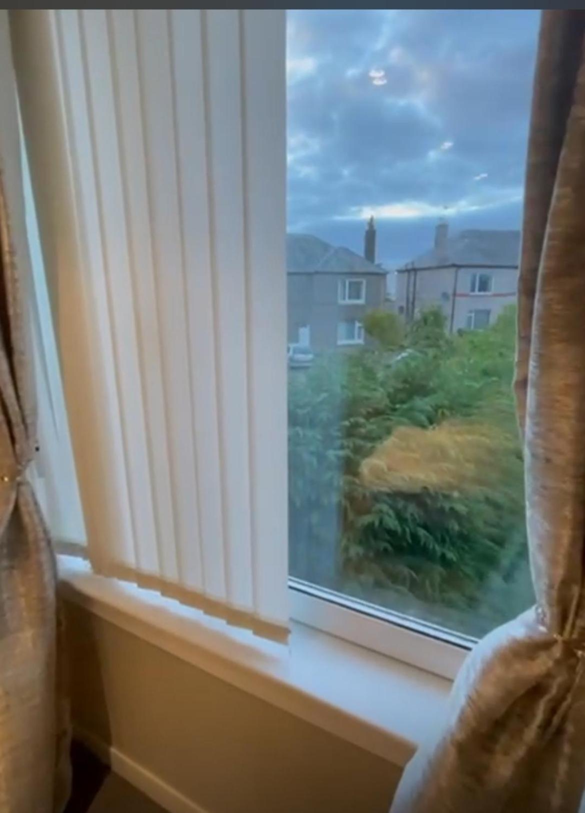 Room In A Home Edinburgh Ngoại thất bức ảnh